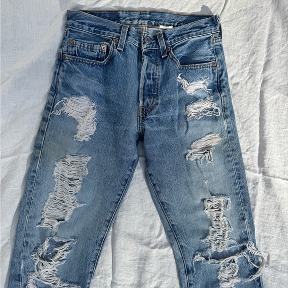 Levi’s 501 hand distressed jeans denim straight leg women’s ripped 27 26 small - Picture 2 of 10